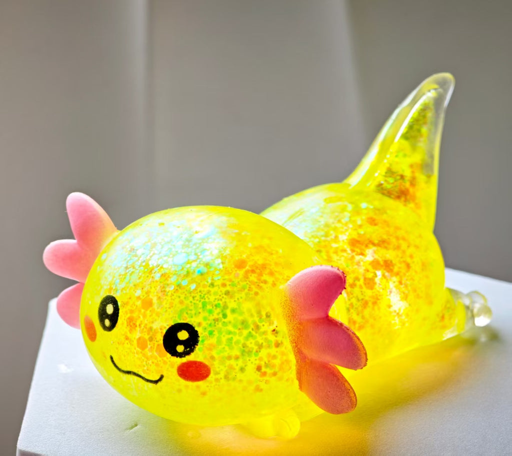 Squishy Fidget Toy – Fun Squeeze Toy in Cute Designs – Lying Axolotl – Yellow